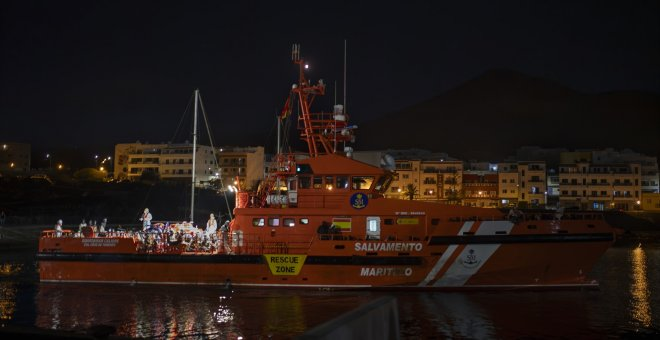 Nueve muertos y 48 desaparecidos tras volcar un cayuco frente a las costas de El Hierro