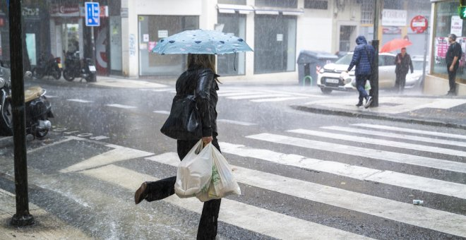 Los restos del huracán Leslie dejan lluvia y una bajada de temperaturas generalizada en España