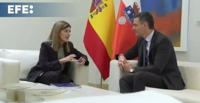 Pedro Sánchez recibe en Moncloa a la presidenta de Cantabria