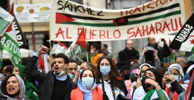 Rachida, una de las saharauis retenidas en Barajas: "Si me expulsan, que sea a otro país, a Marruecos no"