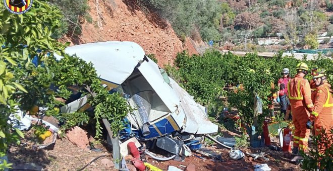 Tres fallecidos tras la colisión de un helicóptero con una línea de alta tensión en València