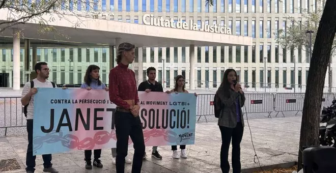 Dos activistes LGTBI+ s'enfronten a possibles penes de presó per protestar contra un llibre trànsfob