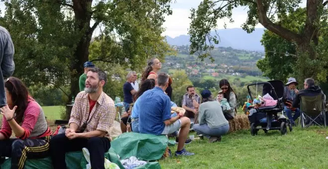 El Viescu celebra dos años de agricultura periurbana en la ladera del Naranco