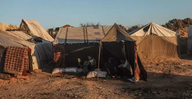 Israel mata a más de 30 personas en tres ataques contra una escuela, un hospital y un centro de ayuda humanitaria en Gaza