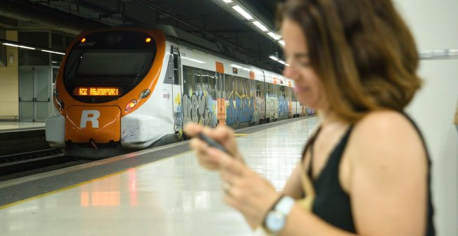 El caos de trenes en Catalunya desafía la salud mental de sus pasajeros: "Hemos renunciado a nuestro tiempo libre”