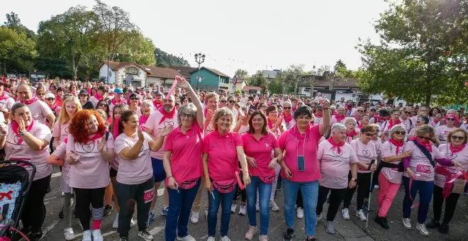 Alrededor de 2.000 personas participan en la XI Marcha Contra el Cáncer de Mama