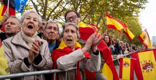 Miles de personas piden en Madrid la dimisión de Sánchez y que se convoquen nuevas elecciones