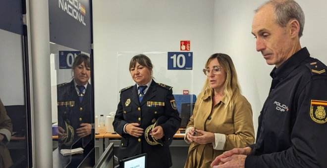 La Policía Nacional implanta el DNI Exprés, un "novedoso y ágil" sistema de expedición