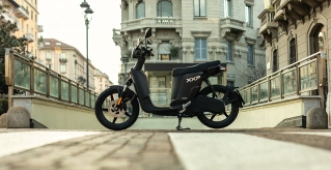 Este scooter eléctrico italiano es muy elegante y ofrece 6 años de garantía en todos sus componentes