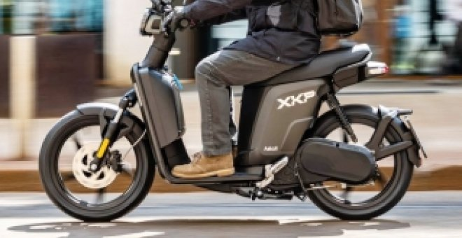 Este elegante scooter eléctrico italiano ofrece 6 años de garantía en todos sus componentes