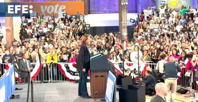 Kamala Harris asiste a un evento de campaña en Filadelfia