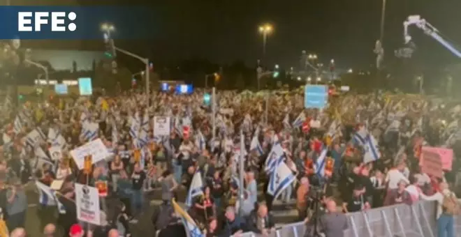 Manifestantes protestan contra el Gobierno de Israel y piden la liberación de los rehenes en Jerusalén