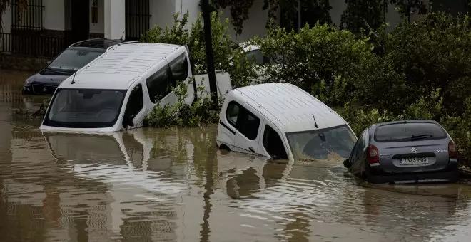 Inundaciones, siete desaparecidos y gente atrapada en sus coches: la DANA golpea con fuerza el sur y el levante