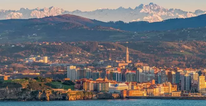 Gijón y Oviedo, prósperas pero envejecidas