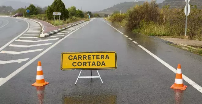 Más de un centenar de carreteras en València afectadas con cortes, entre ellas la A-3 y la A-7