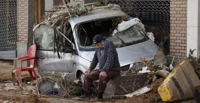 "Aquí hay voluntarios, ¿por qué no está el Ejército?": la desesperación de los pueblos valencianos arrasados por la DANA