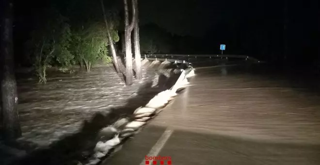 Les pluges torrencials provoquen inundacions i incidències en carreteres a Tarragona i Barcelona