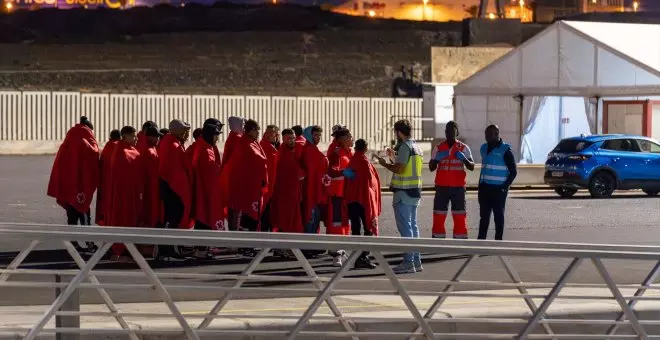 Lanzarote alberga ya a migrantes en carpas y pide medios ante su "emergencia social"