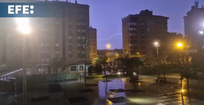 Huelva, en aviso naranja, amanece con tormentas y sin clases