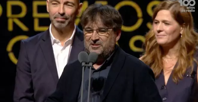 El minuto repleto de ironía de Jordi Évole en los Premios Ondas, con alegato final: "Que no nos vuelvan a engañar, Mazón dimisión"