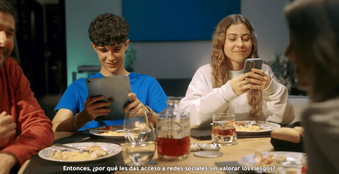 Así es la nueva campaña que avisa sobre la adicción y el peligro de la sobreexposición digital en jóvenes