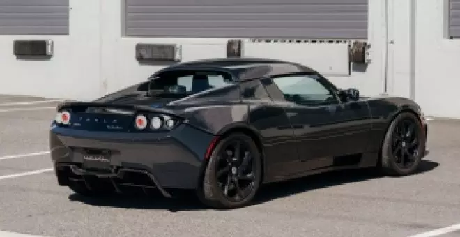 La evolución es esto: una batería nueva para el Tesla Roadster pesa 181 kilos menos y ocupa la mitad de espacio que la original