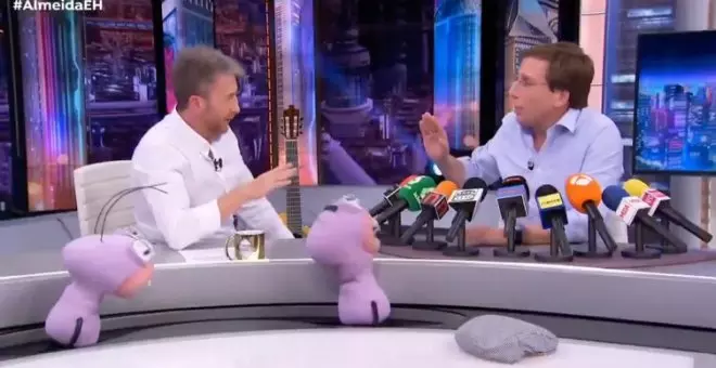 Almeida presume en 'El Hormiguero' de que su último "detalle romántico" fue recoger el tendedero: "Han explotado todos los ranciómetros"