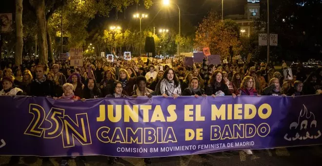 Miles de personas marchan este 25N en Madrid: "Una de cada dos mujeres en España ha sufrido violencia machista"