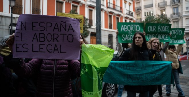 Las izquierdas critican que el PP ponga "una alfombra roja" en el Senado a discursos "contrarios a la democracia"