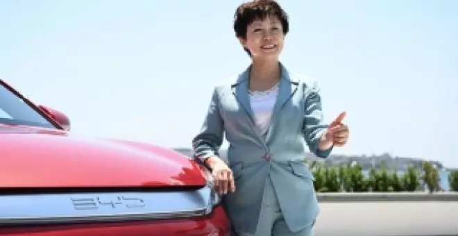 La máxima responsable de BYD en Europa, Stella Li, lanza una advertencia a todos sus rivales