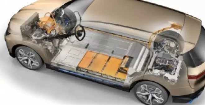 Según este estudio, cambiar la batería entera de un coche eléctrico será más barato que reparar un motor de combustión