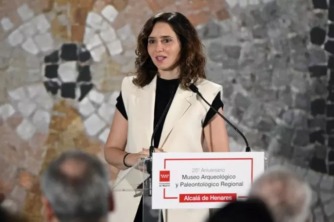 La presidenta de la Comunidad de Madrid, Isabel Díaz Ayuso, este viernes en Alcalá de Henares. - Fernando Villar | EFE