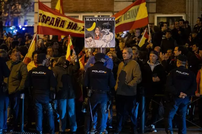 Imagen de archivo de las protestas ante la sede de Ferraz, el pasado 20 de noviembre. ALEJANDRO MARTÍNEZ (EUROPA PRESS)