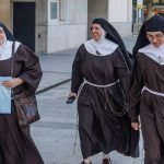 La madre superiora y dos monjas del convento de Belorado. / Santi Otero (EFE)