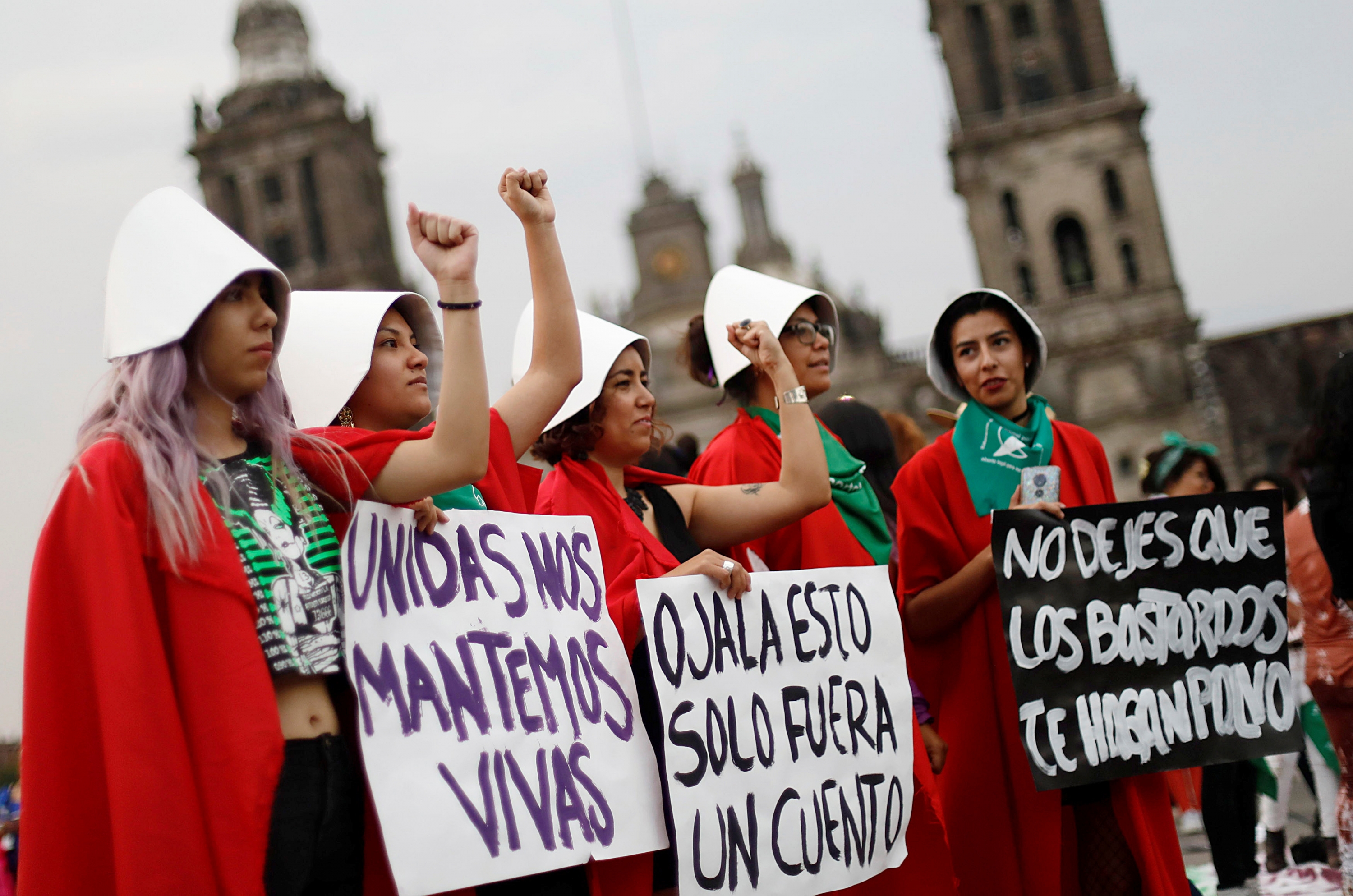 El grito unánime y masivo de las mujeres latinoamericanas contra la  violencia y el machismo | Público