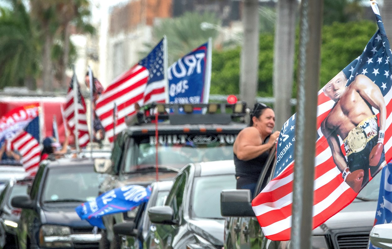 Trump Una caravana en apoyo a Trump re ne a miles de personas en