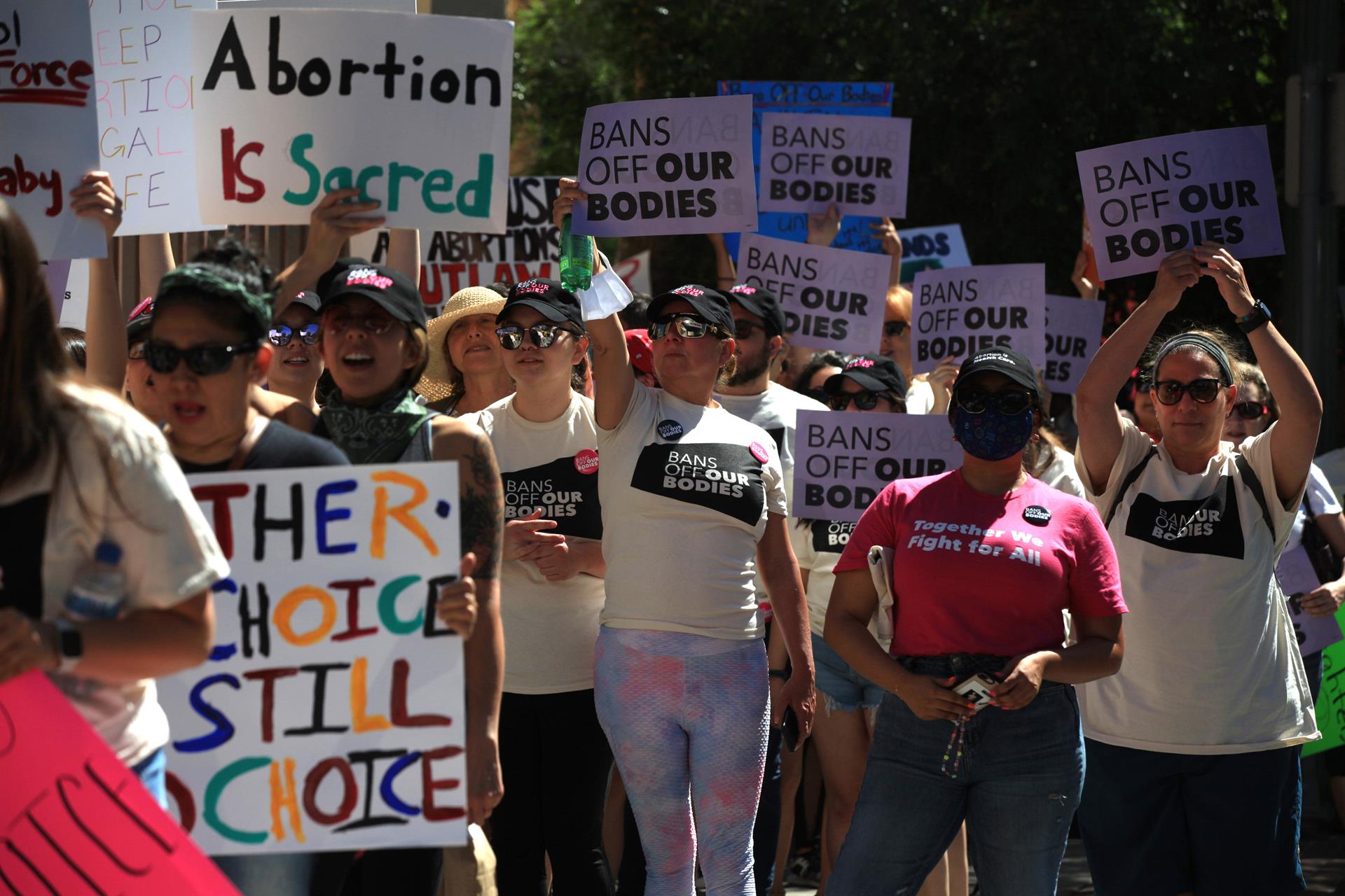 Kansas ratifica el derecho al aborto en un referéndum tras la polémica