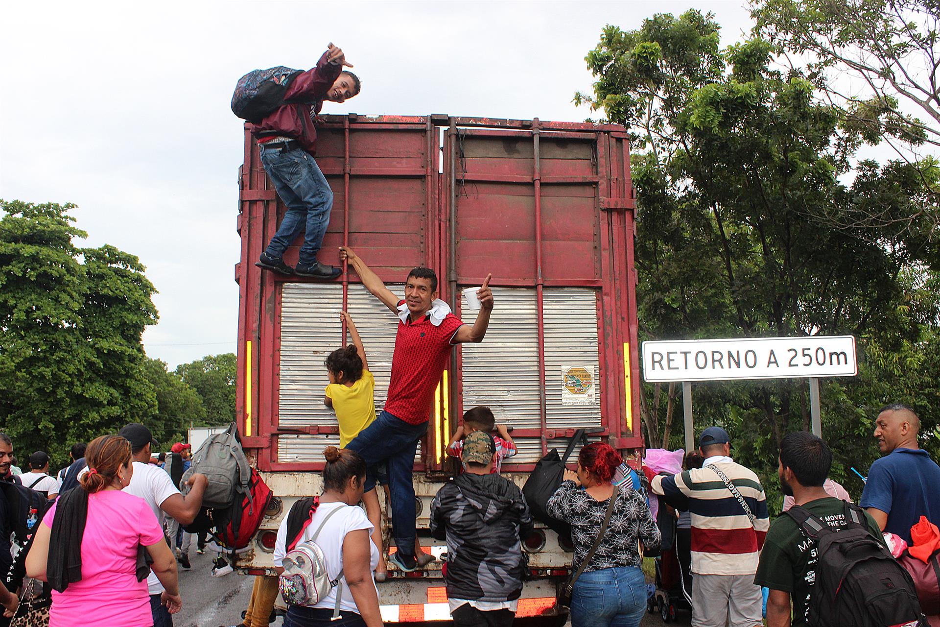 Las impactantes im genes de la caravana de 15.000 migrantes que