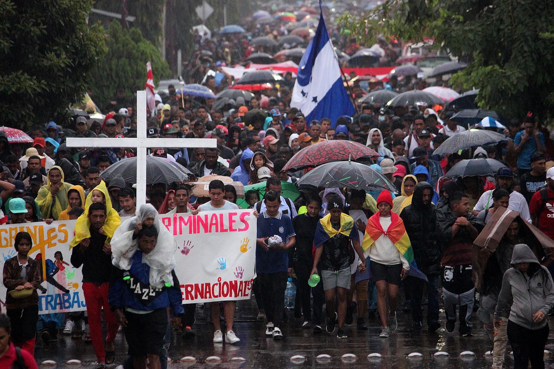 Las impactantes im genes de la caravana de 15.000 migrantes que