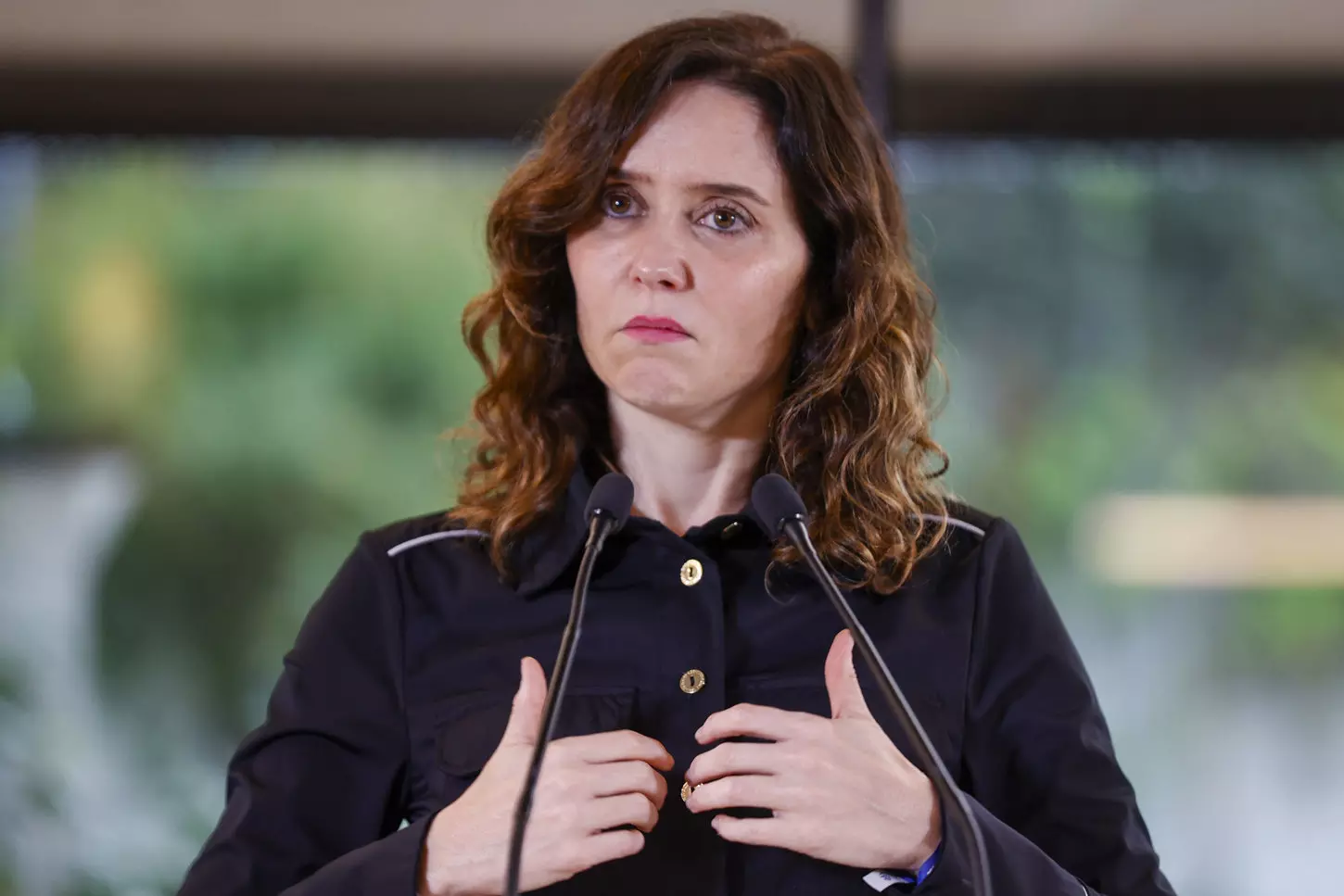 La presidenta de la Comunidad de Madrid, Isabel Díaz Ayuso, este martes en Bilbao, donde ha afirmado sobre la investigación a su novio que "todas las instituciones del Estado van contra un ciudadano por estar relacionado con un adversario político, a la venezolana". — Luis Tejido / EFE