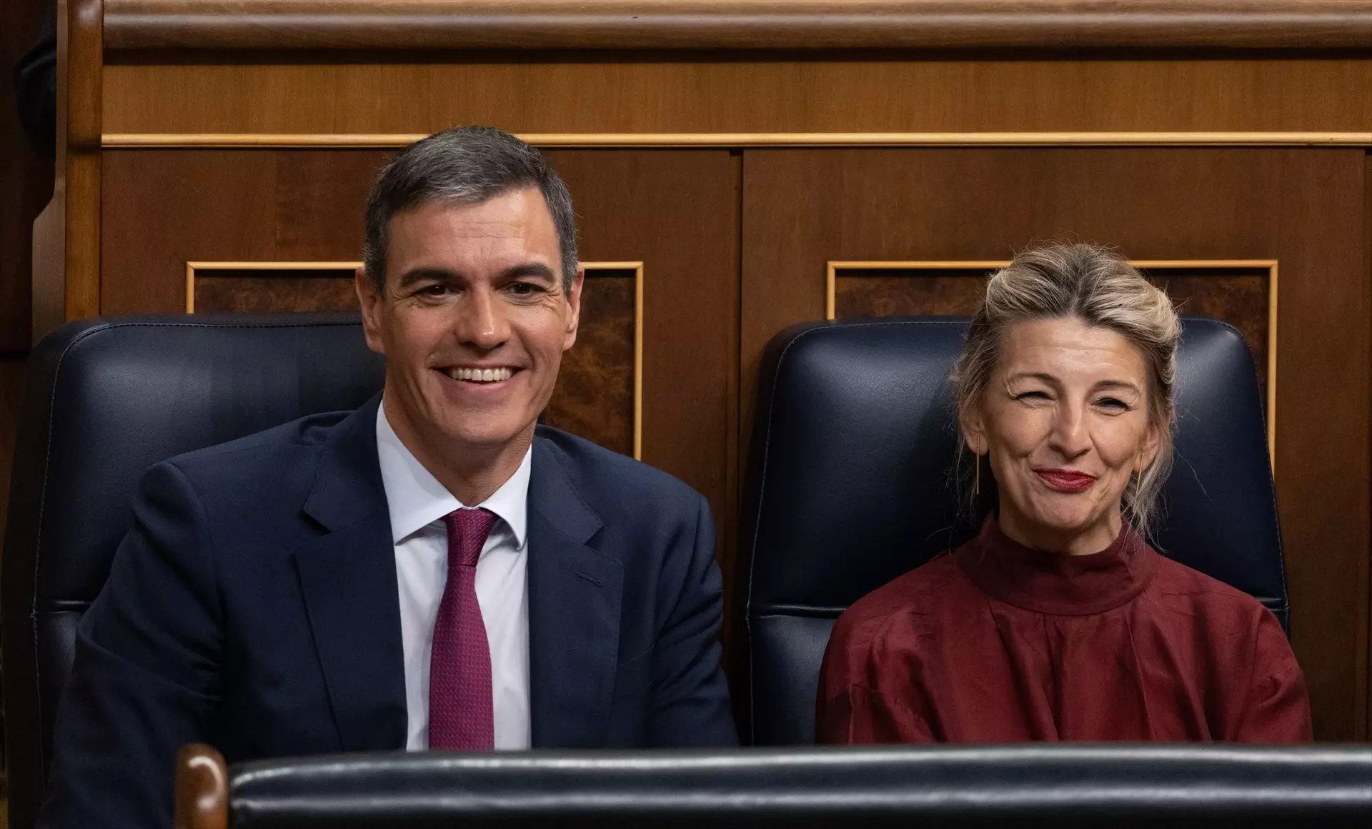 Pedro Sánchez y Yolanda Díaz, en una sesión de control al Gobierno en el Congreso en diciembre de 2023. — Eduardo Parra / Europa Press