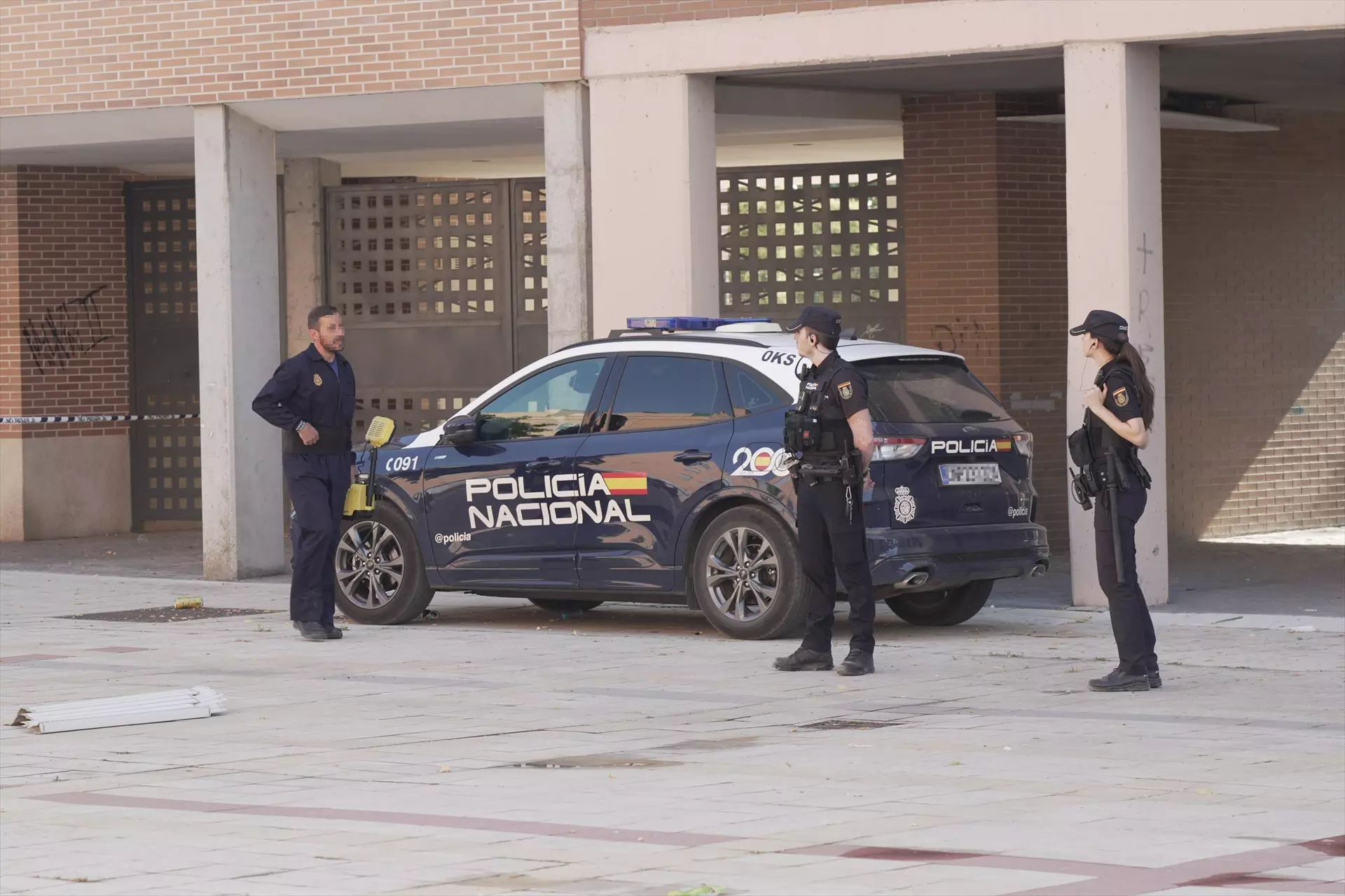 Varios agentes de la Policía en el lugar donde ocurrieron los hechos, a 12 de agosto de 2024. — Claudia Alba / Europa Press