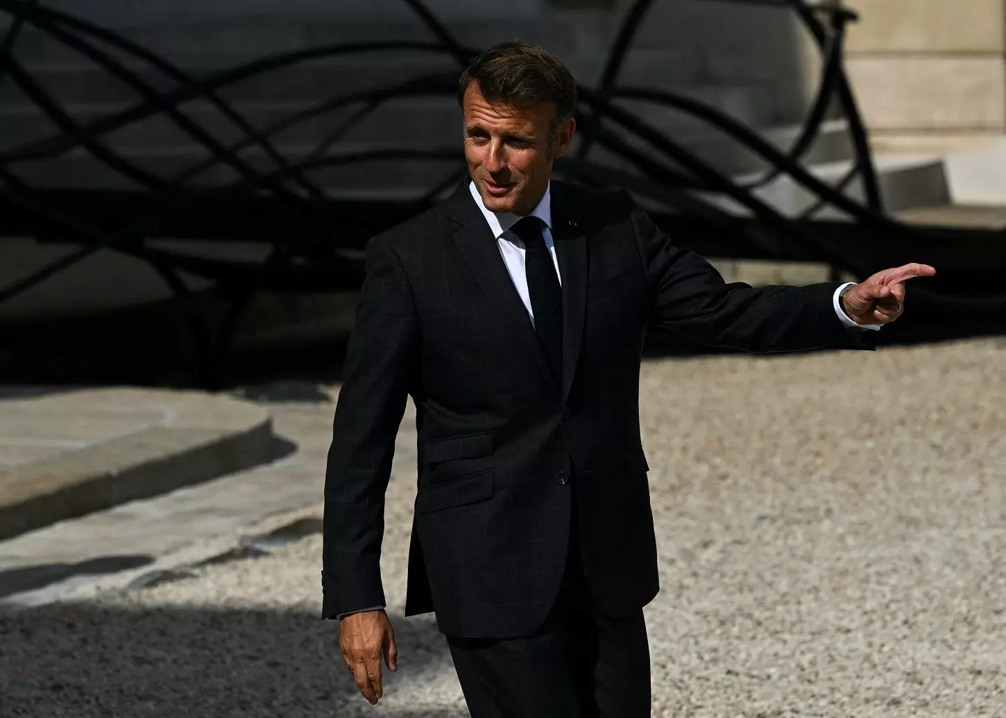 El presidente francés Emmanuel Macron, en el Palacio del Eliseo, en París, antes de recibir al primer ministro británico, Keir Starmer, en una visita oficial a Francia. REUTERS. — Justin Tallis/Pool / REUTERS