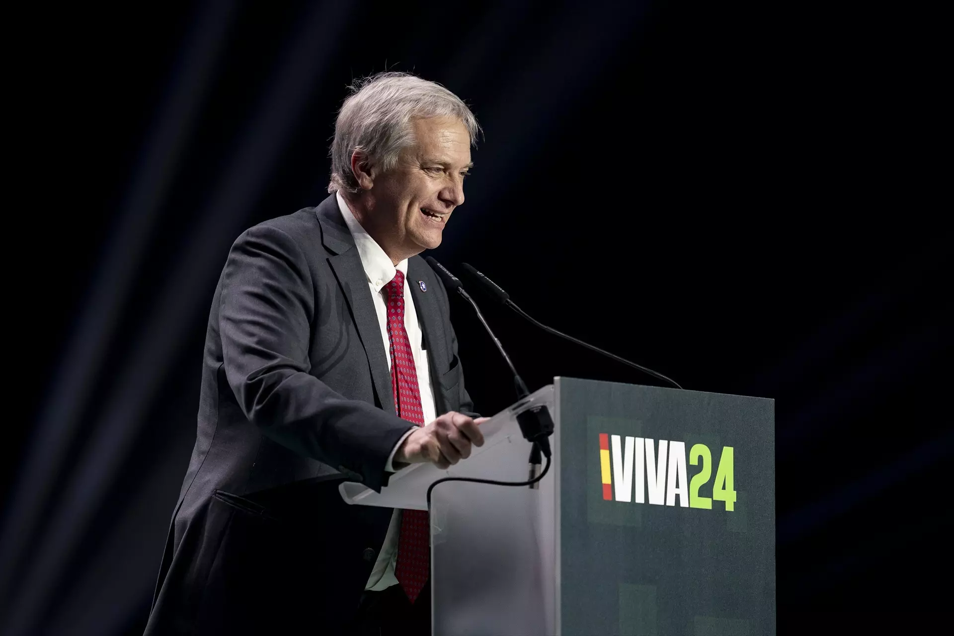 El líder del Partido Republicano de Chile, José Antonio Kast, interviene durante el acto Viva 24 de VOX, en el Palacio de Vistalegre. — A. Pérez Meca / Europa Press