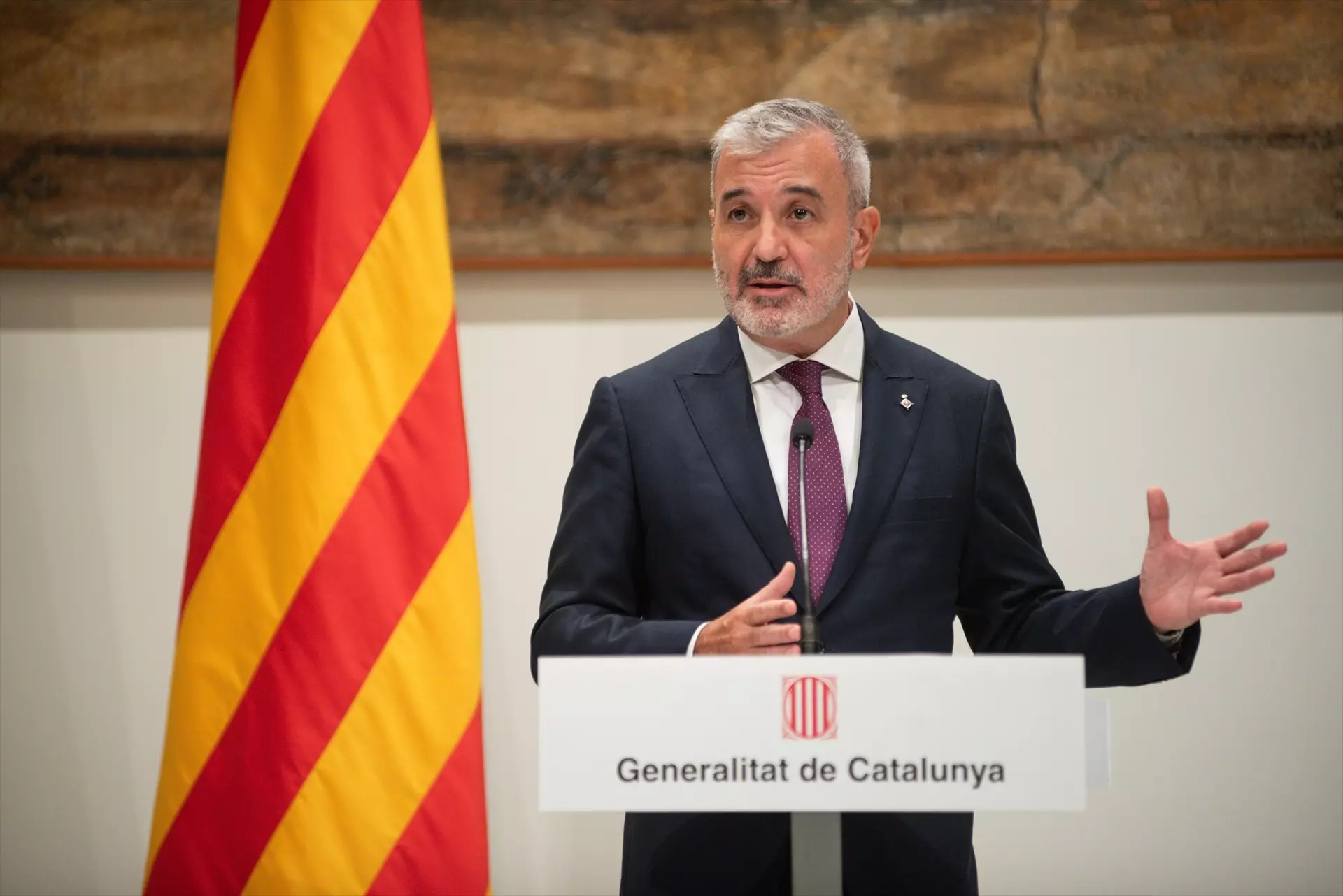 El alcalde de Barcelona, Jaume Collboni, ofrece una rueda de prensa tras su primera reunión institucional, en el Palau de la Generalitat. — Alberto Paredes / Europa Press