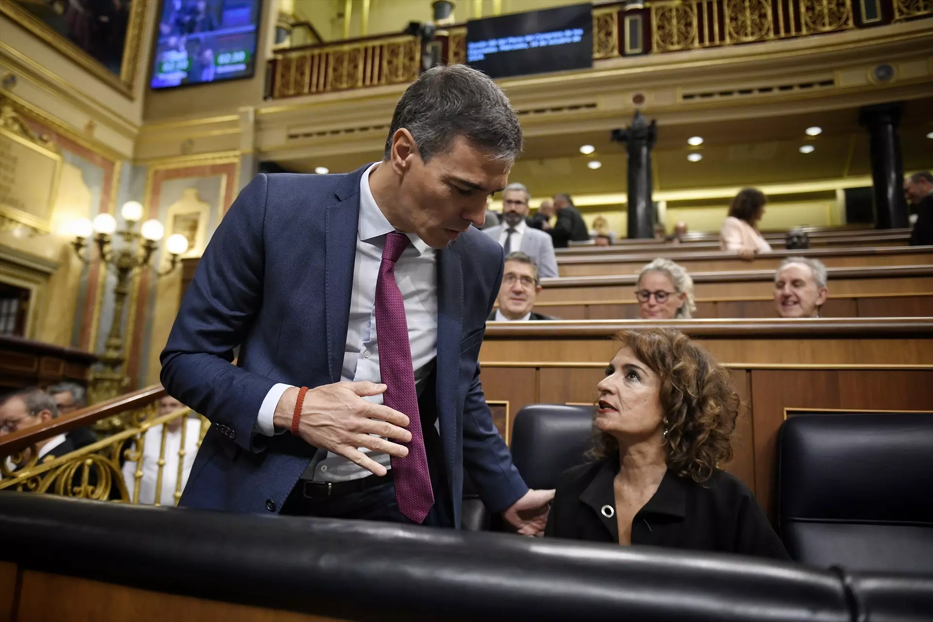 Pedro Sánchez, presidente del Gobierno, y María Jesús Montero, vicepresidenta primera y ministra de Hacienda. — Fernando Sánchez / Europa Press