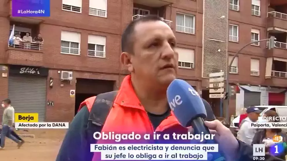 Fabián Leal, electricista colombiano residente en Alfafar, que fue obligado a ir a trabajar pese a no tener cómo llegar a su puesto de trabajo. — TVE / Twitter