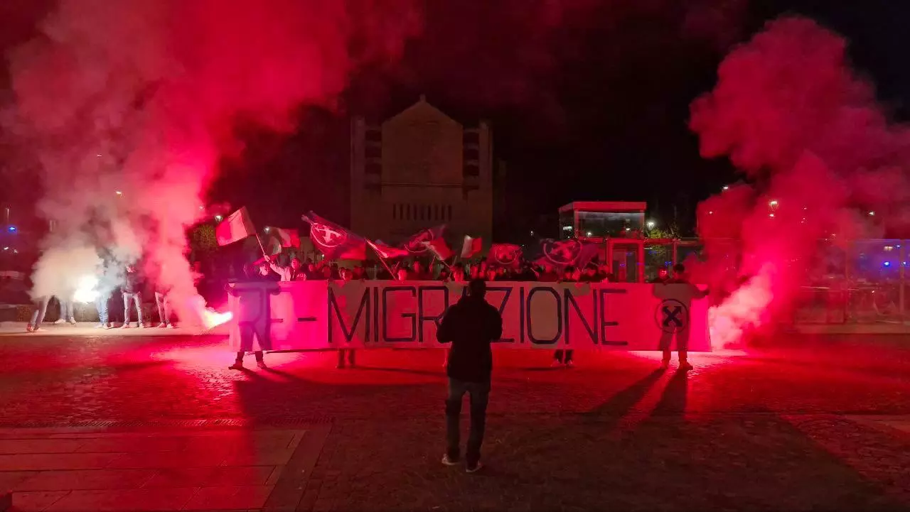 Ultraderechistas de Fortezza Europa, en una movilización contra las personas migrantes realizada el pasado 30 de octubre en Verona. — FACEBOOK FORTEZZA EUROPA