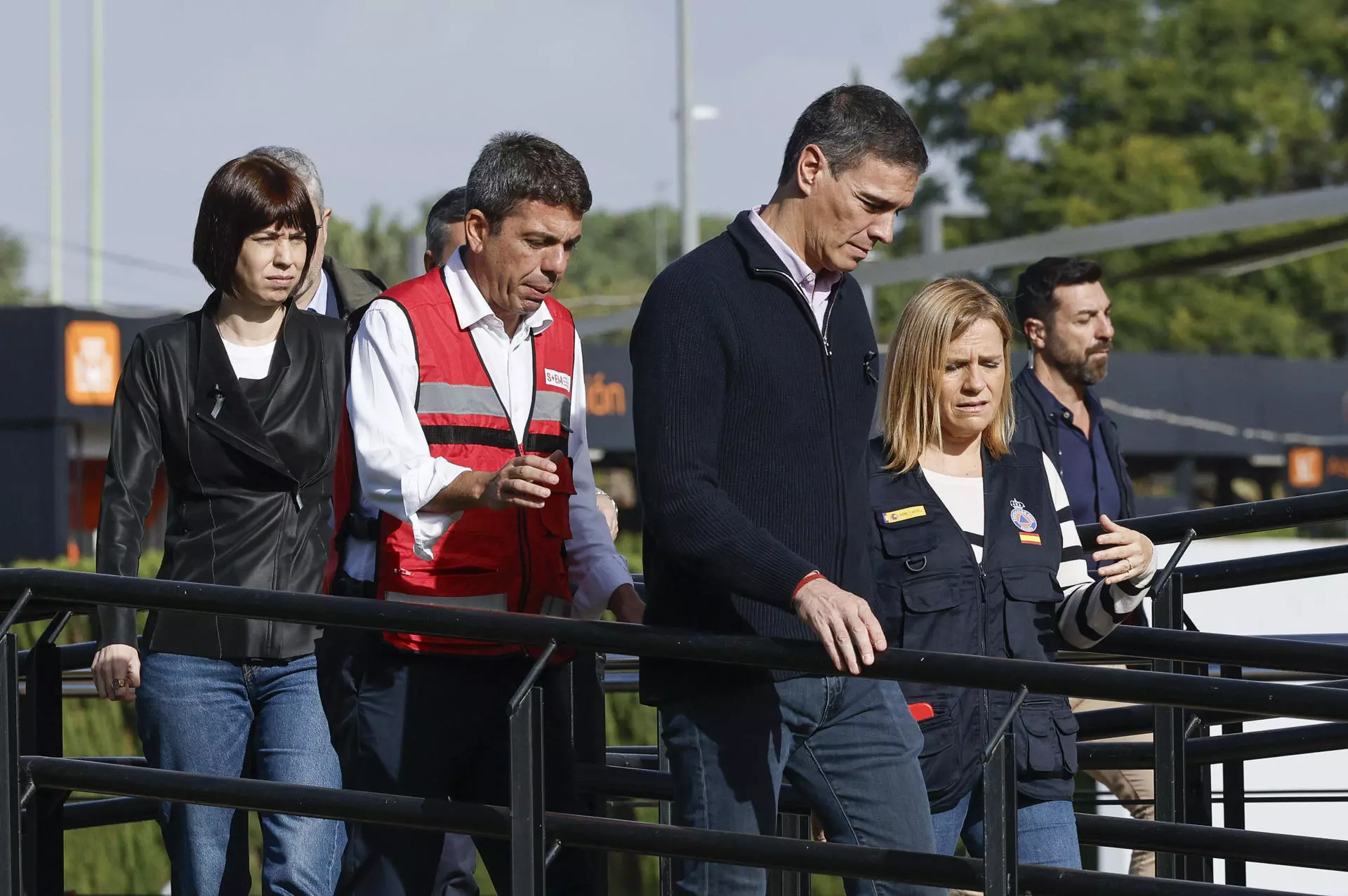 Pedro Sánchez, junto a Carlos Mazón y Diana Morant, la pasada semana en el Centro de Coordinación Operativo Integrado (CECOPI) del País Valencià. — Kai Försterling / EFE