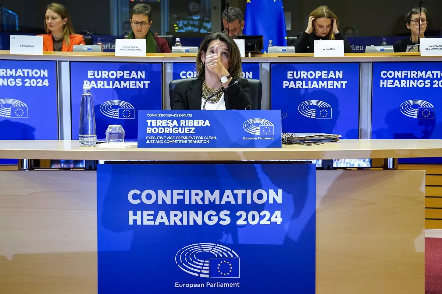 La vicepresidenta designada de la Comisión Europea para una Transición Limpia, Justa y Competitiva, Teresa Ribera, durante su audiencia ante el Parlamento Europeo para la confirmación de su nombramiento. — Philippe BUISSIN/Parlamento Europeo